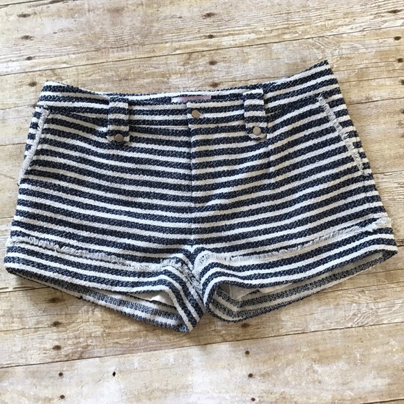 Anthropologie Pants - 🛍 10/$25 Romeo & Juliet Couture Wool Blend Shorts